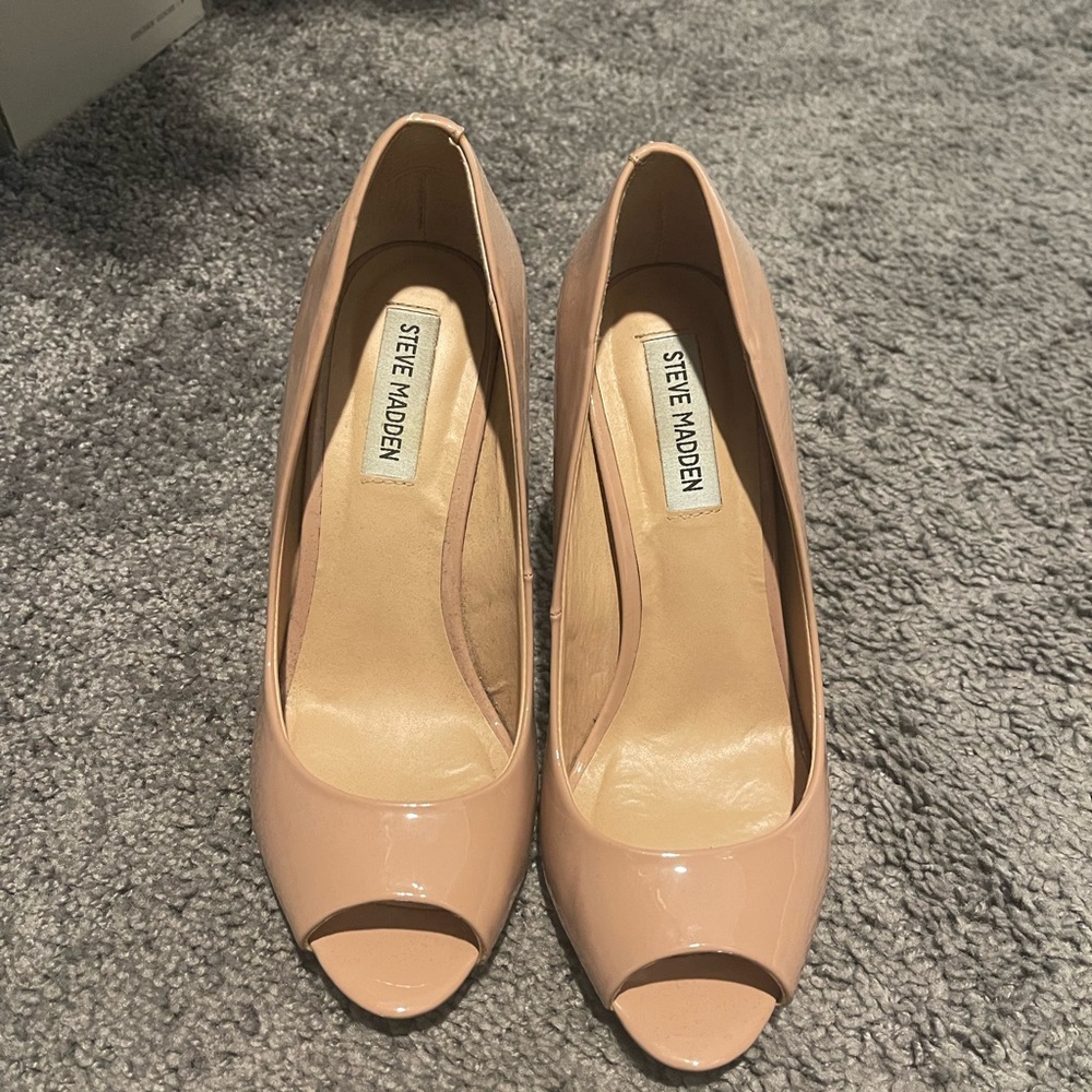 Steve Madden nude heels